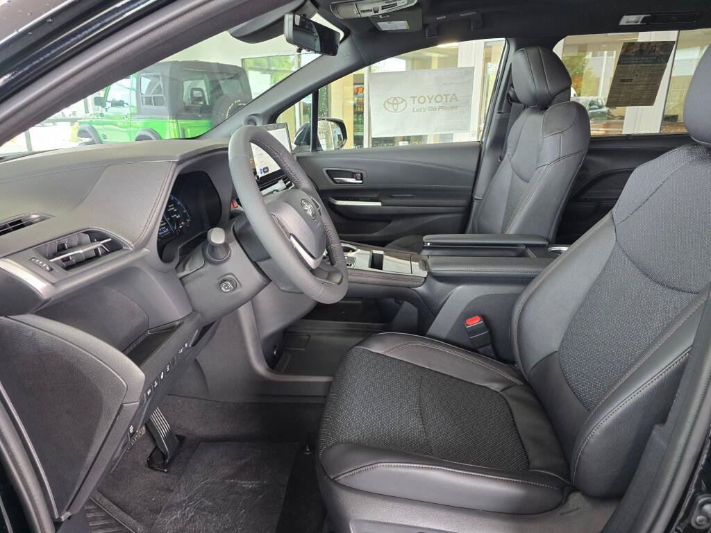 New 2026 Toyota Sienna Platinum AWD/4WD image 18