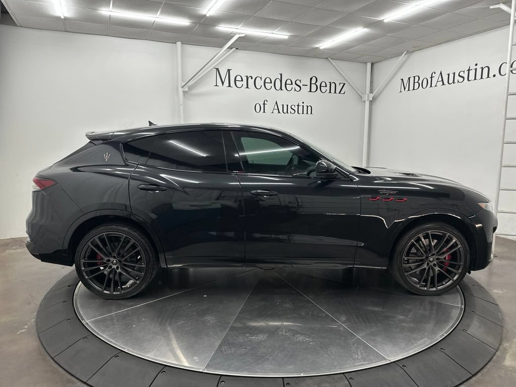 Used 2022 Maserati Levante Trofeo AWD/4WD image 8