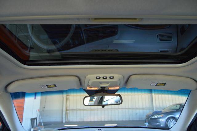 Used 2005 Volvo XC70 AWD/4WD image 25