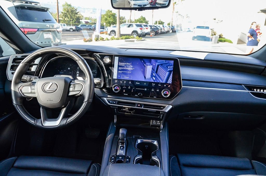 Used 2025 Lexus RX 350 w/ Convenience Package image 13