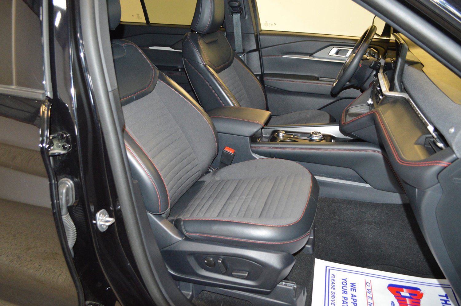 Certified 2025 Ford Explorer ST-Line image 11