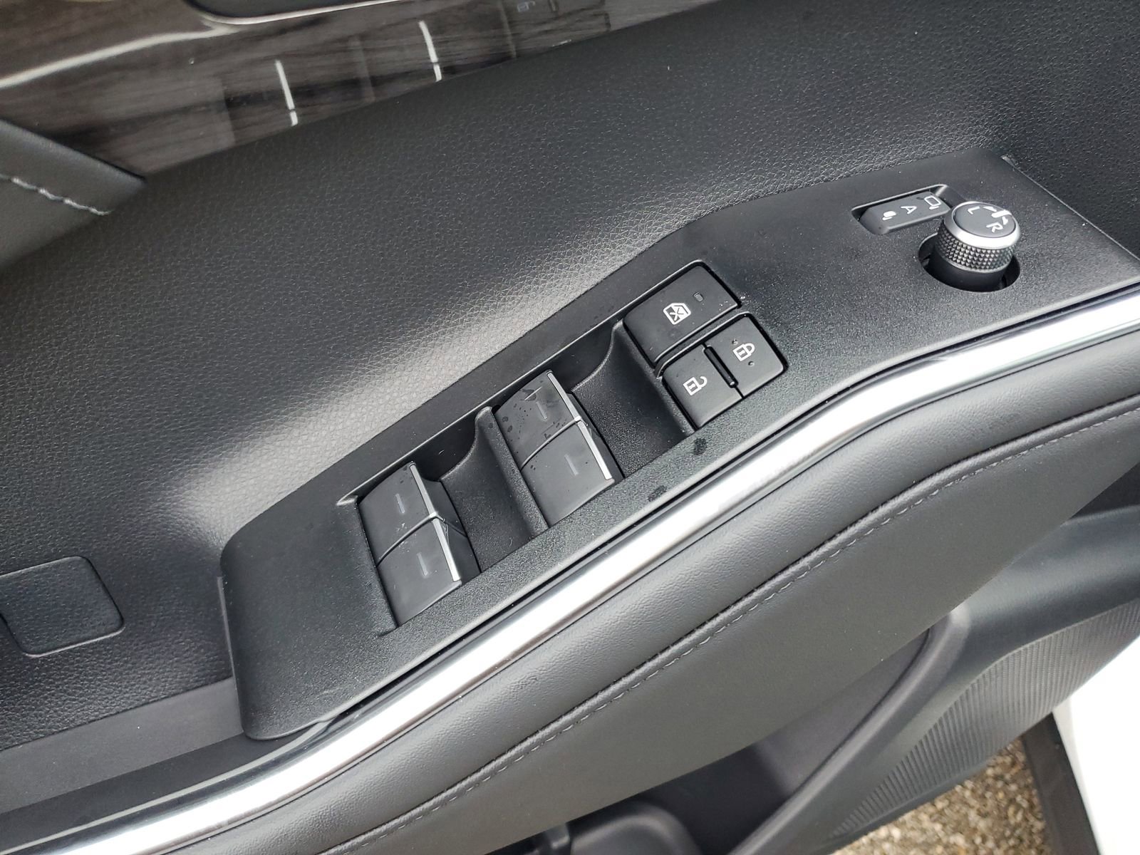 New 2026 Toyota Highlander Platinum image 21