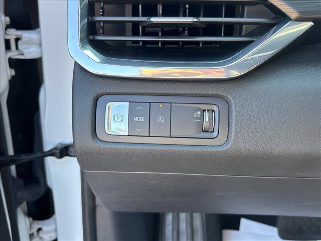 Certified 2025 GMC Acadia Elevation FWD image 17