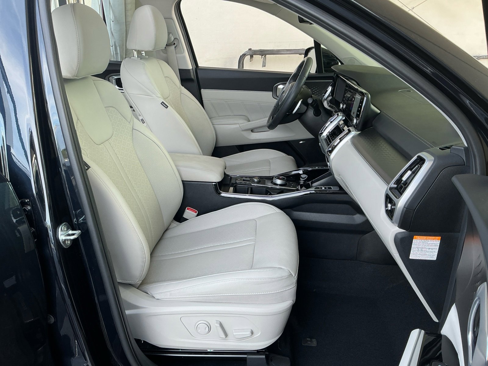 Used 2024 Kia Sorento SX Prestige image 19