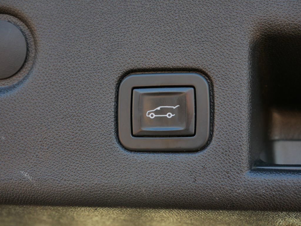 Used 2019 Chevrolet Equinox LT image 18