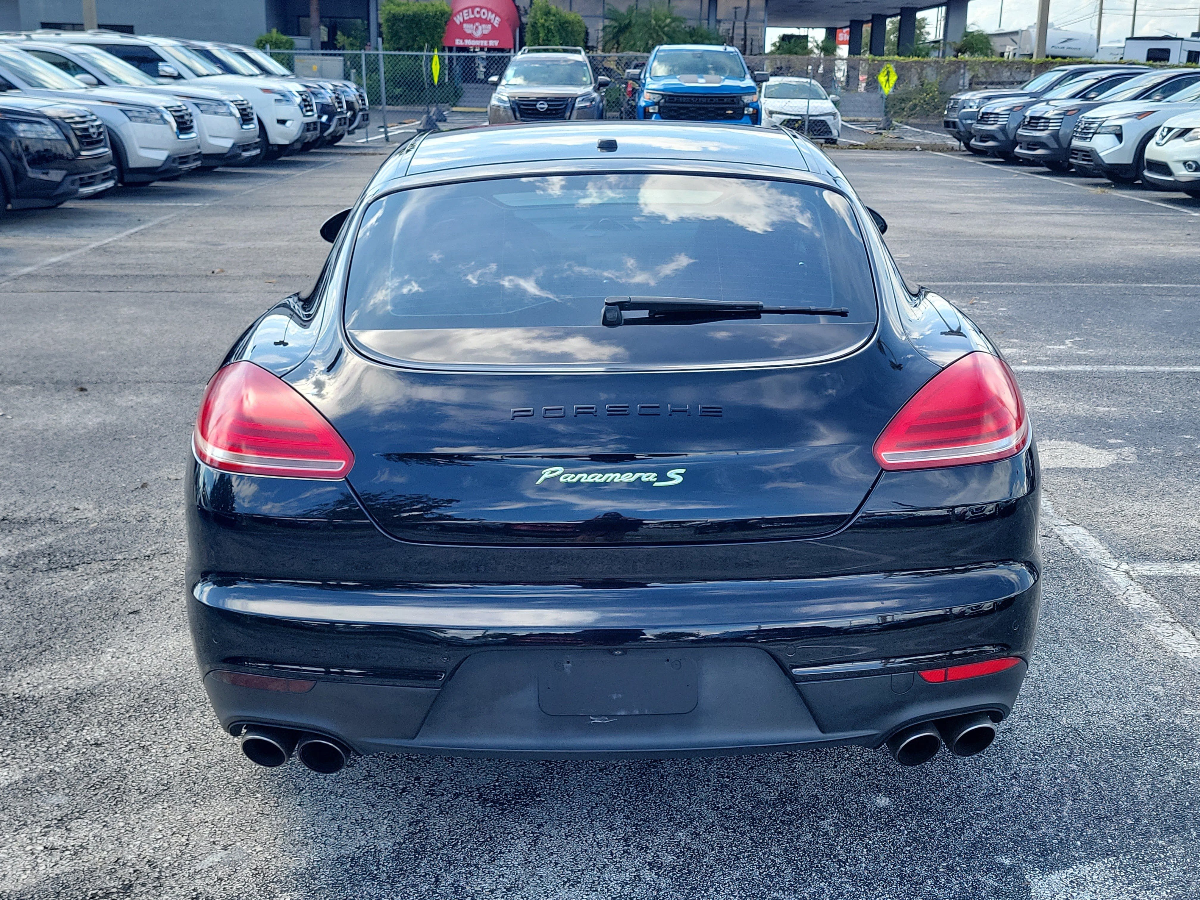 Used 2015 Porsche Panamera S RWD image 5