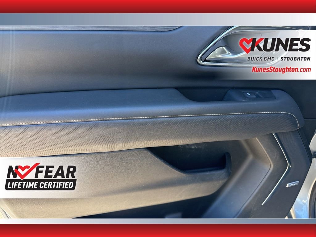 Used 2023 GMC Yukon XL SLT w/ SLT Premium Package AWD/4WD image 40