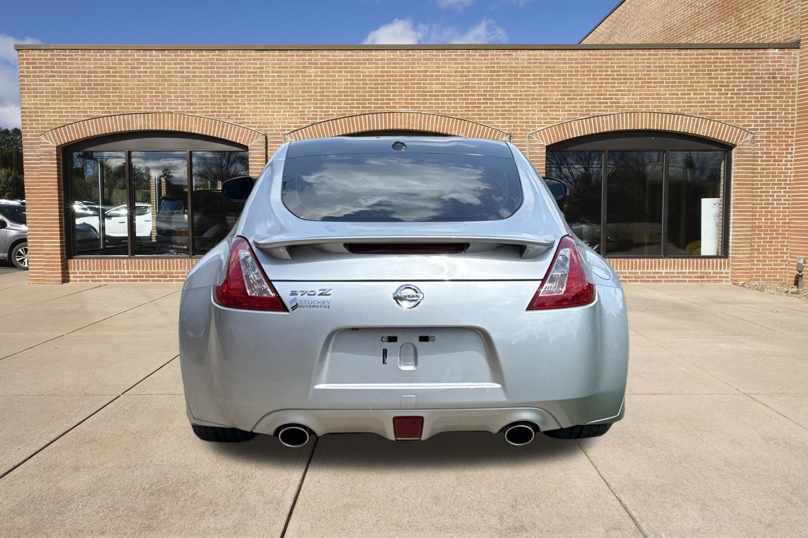Used 2014 Nissan 370Z Touring w/ Sport Package RWD image 4