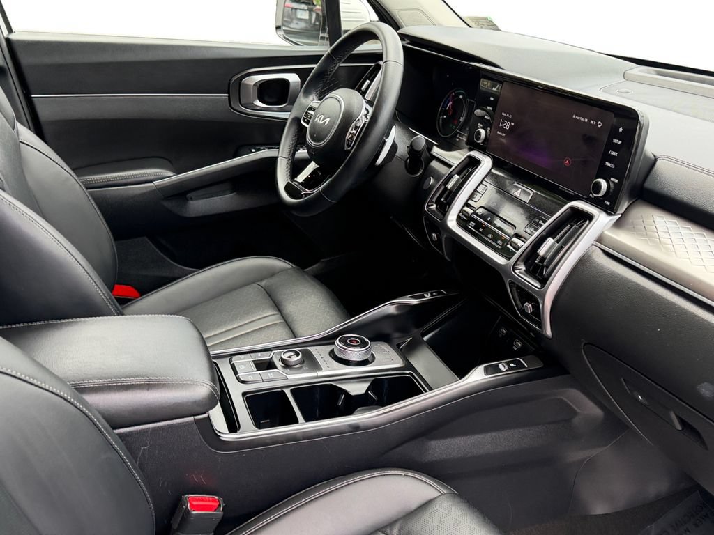 Certified 2023 Kia Sorento EX AWD/4WD image 8