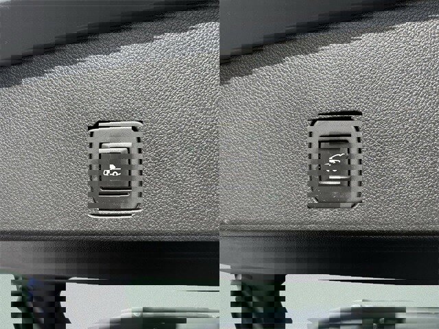 Used 2020 Buick Encore GX Essence w/ Advanced Technology Package image 17