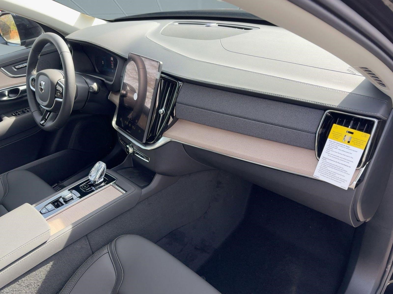 New 2026 Volvo XC90 T8 Plus w/ Protection Package image 31