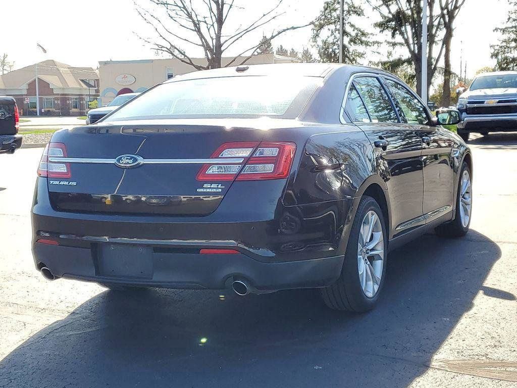 Used 2013 Ford Taurus SEL image 3