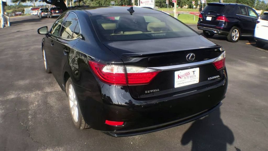 Used 2013 Lexus ES 300h w/ Luxury Pkg FWD image 7