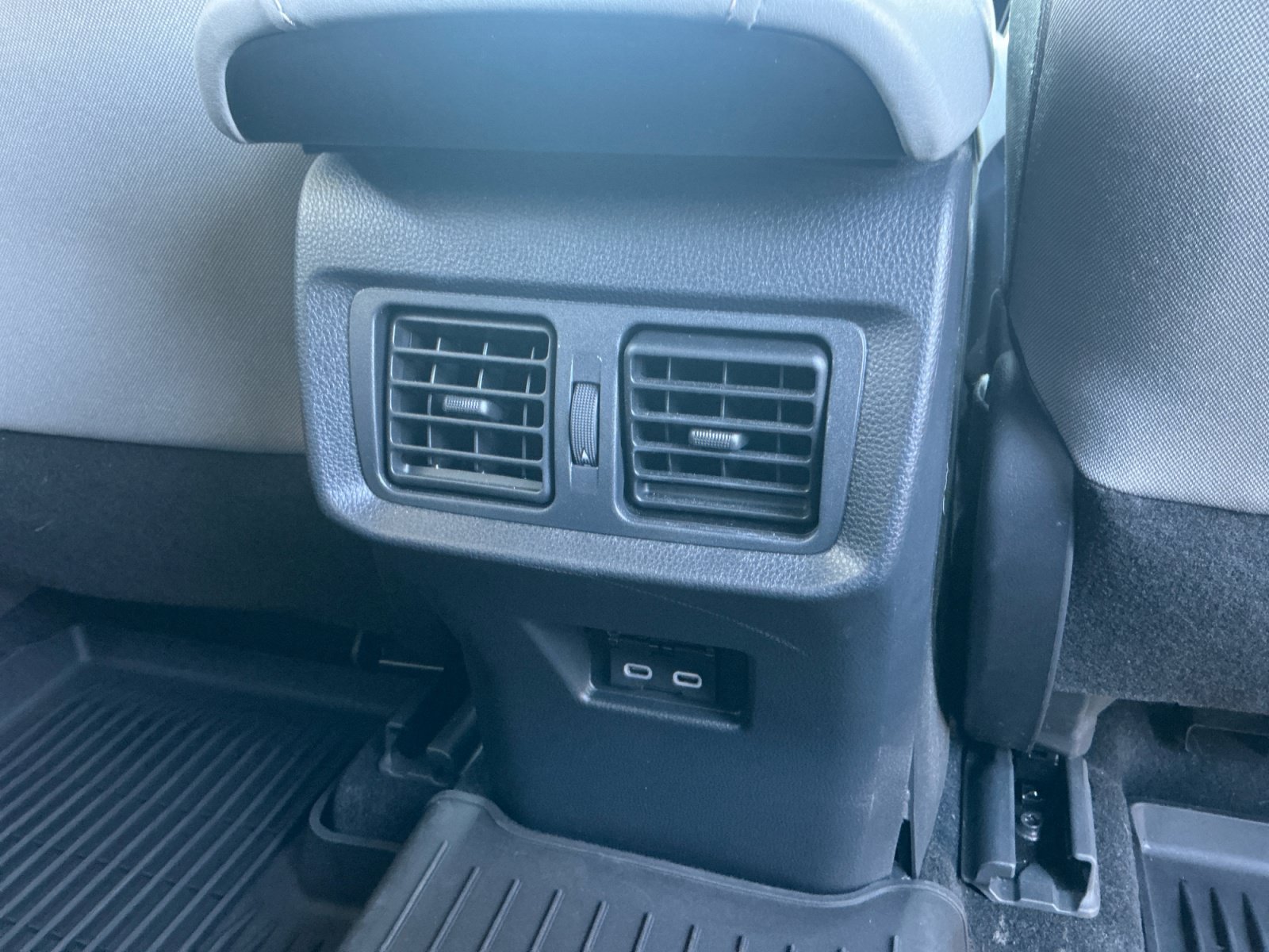 Certified 2024 Toyota Venza LE AWD/4WD image 31