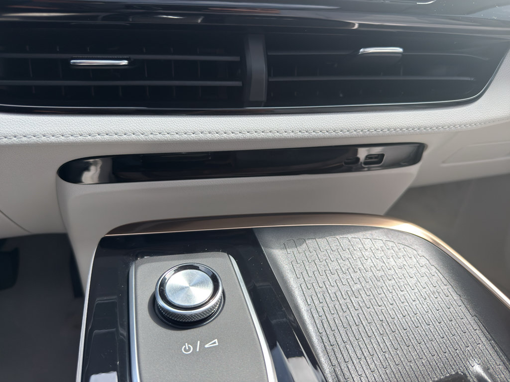 Certified 2025 Buick Enclave Avenir w/ Super Cruise Package FWD image 19
