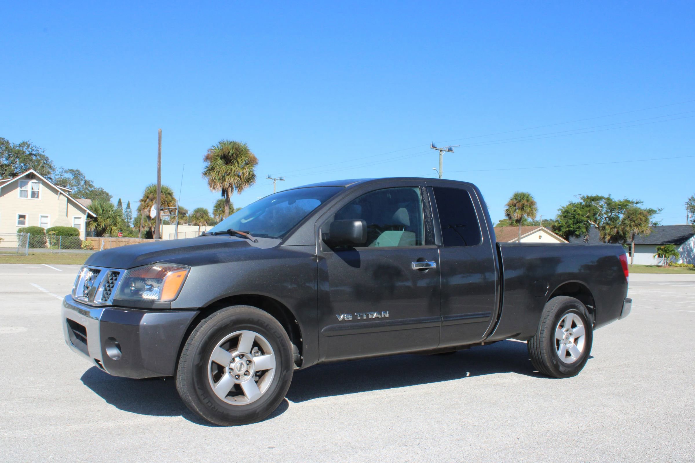 Used 2007 Nissan Titan SE image 2