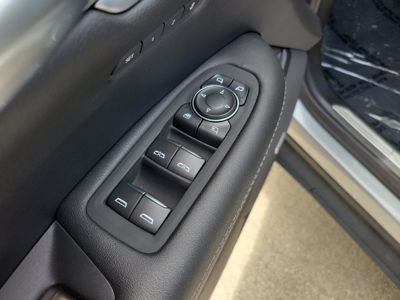 Certified 2025 Cadillac XT5 Premium Luxury w/ LPO, Floor Liner Package AWD/4WD image 16