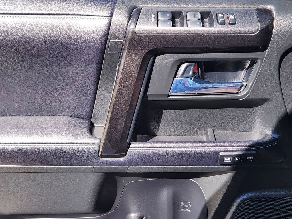 Used 2019 Toyota 4Runner Limited AWD/4WD image 22