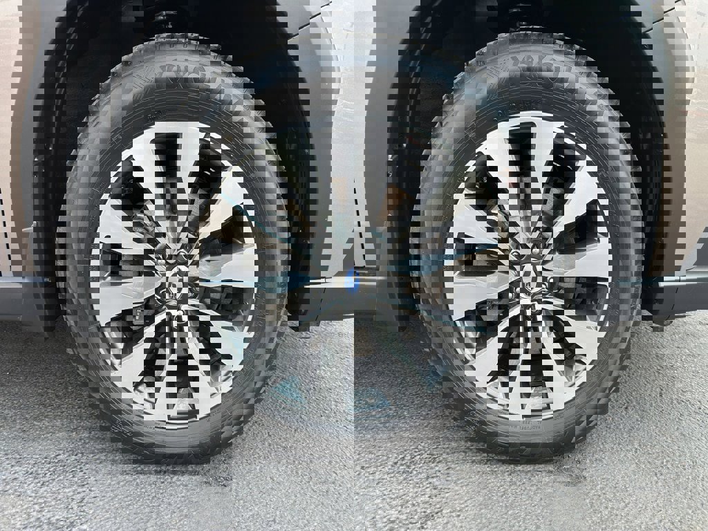 Used 2023 Subaru Outback Limited XT image 5