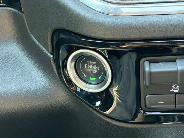 Used 2025 Chevrolet Silverado 1500 LTZ w/ LTZ Premium Package AWD/4WD image 16