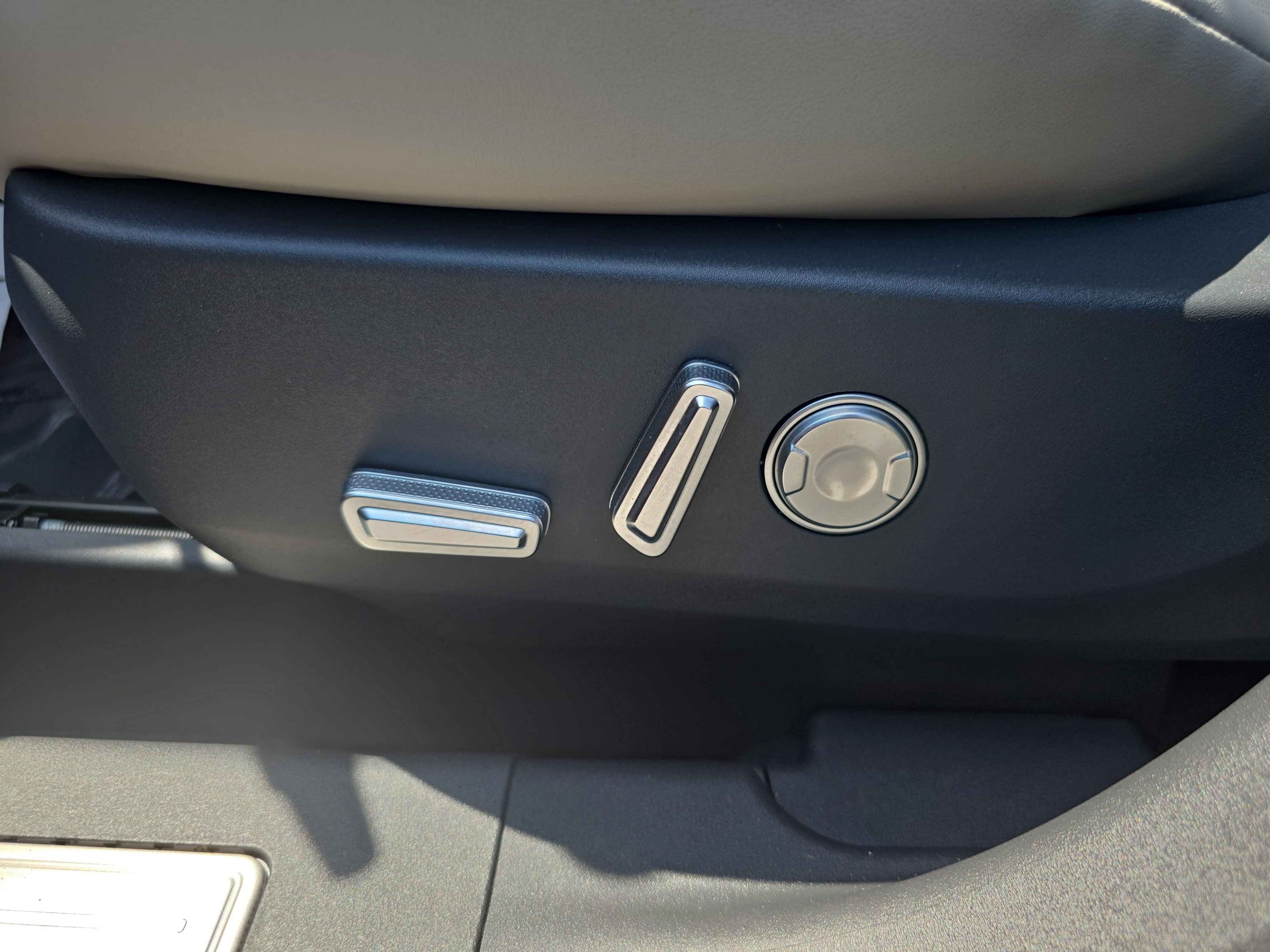 New 2026 Lincoln Nautilus Premier w/ Equipment Group 102A AWD/4WD image 29