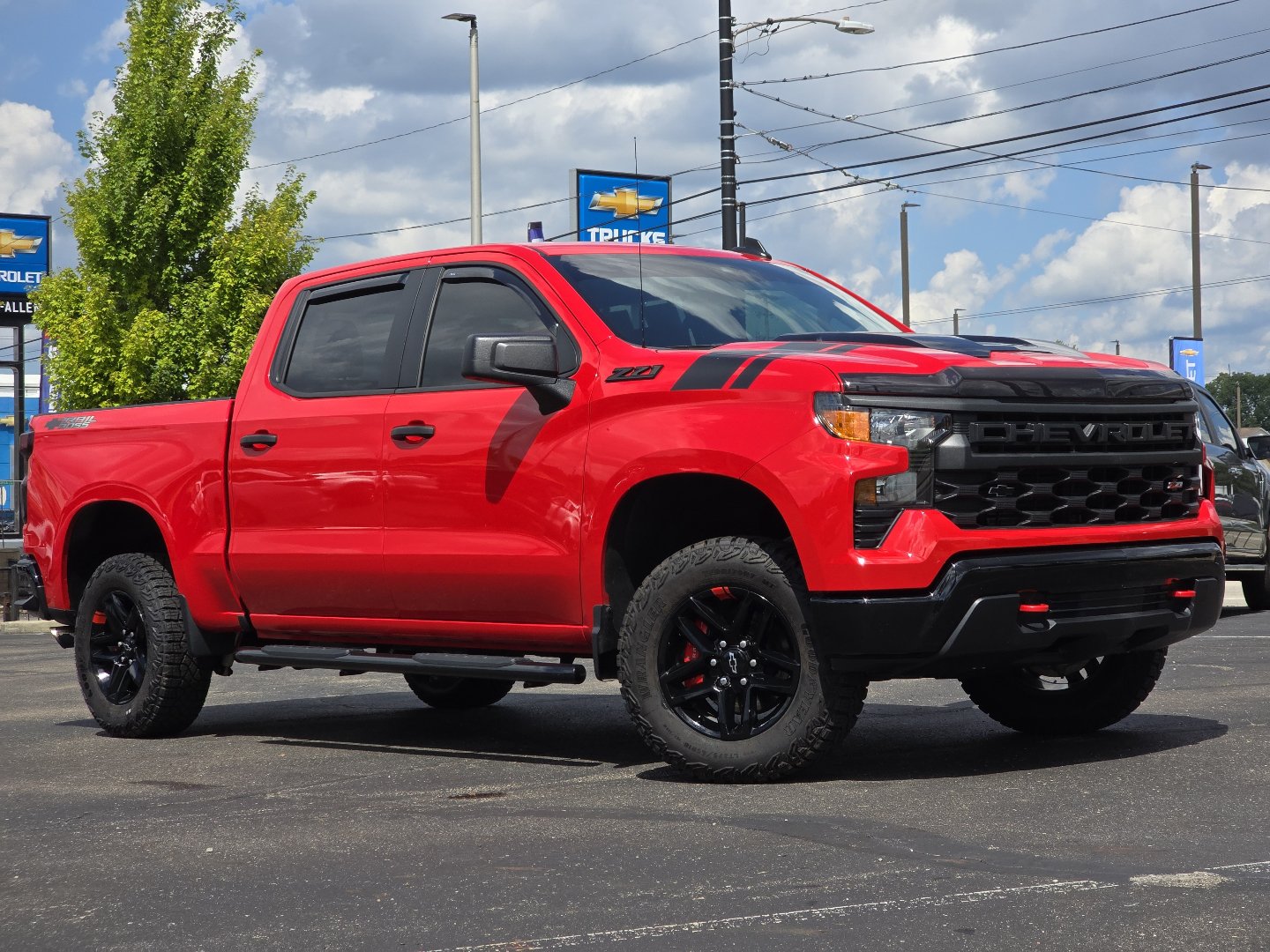 Used 2024 Chevrolet Silverado 1500 Custom Trail Boss AWD/4WD image 2