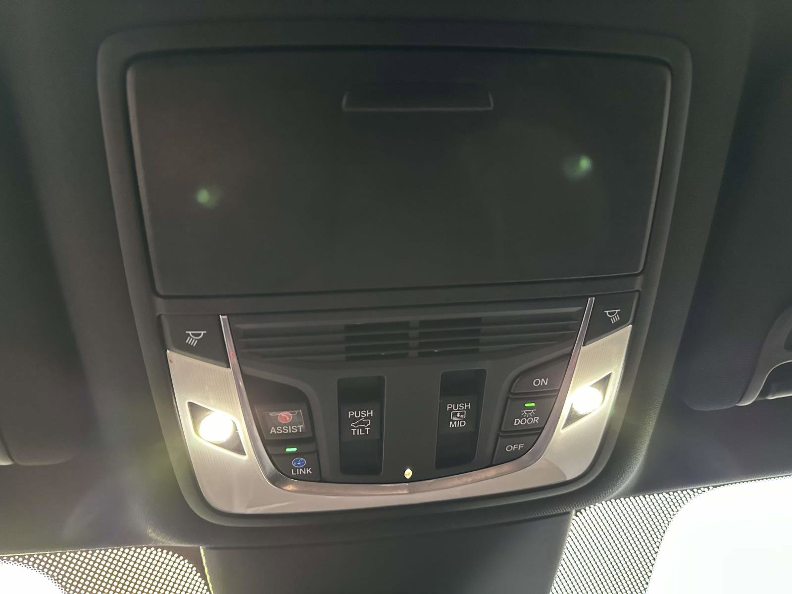 Used 2023 Acura MDX A-Spec image 35