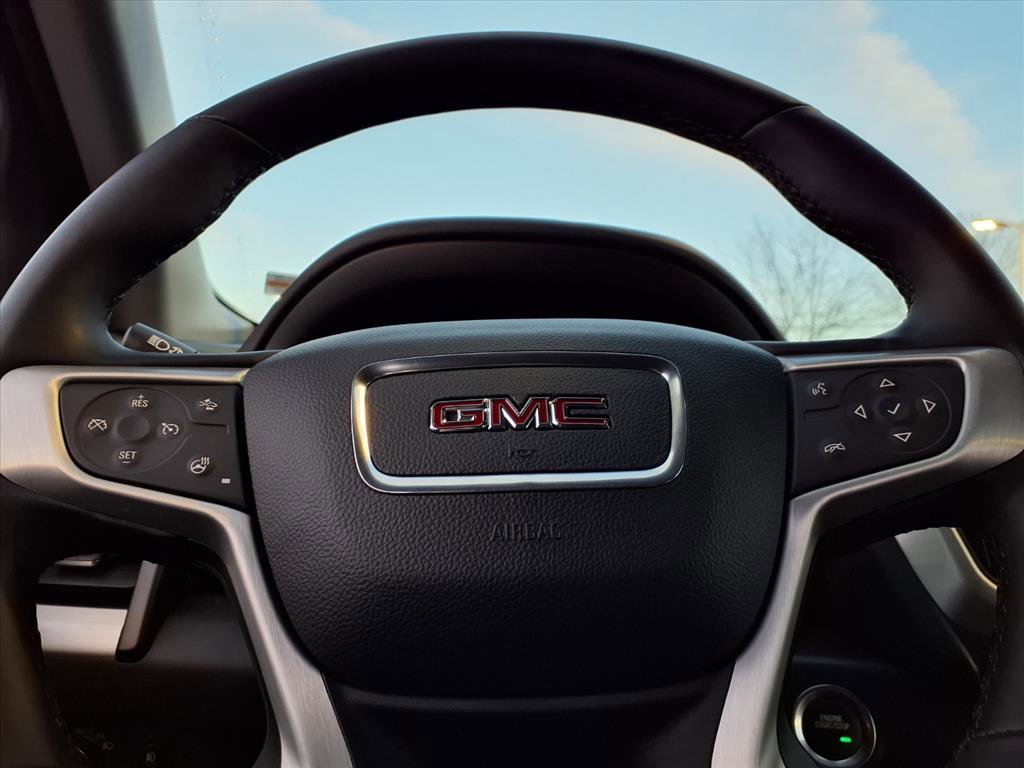 Used 2024 GMC Terrain SLT image 27