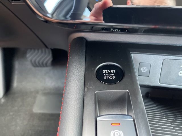 New 2025 Nissan Kicks SR image 26