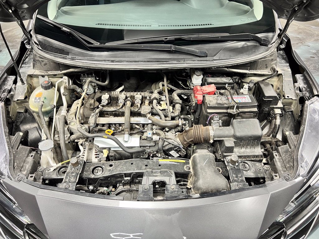 Used 2024 Nissan Versa SV FWD image 9