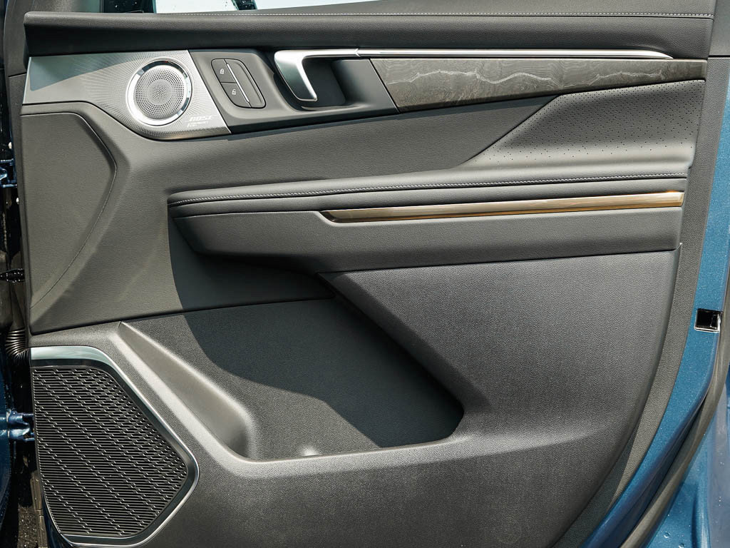 New 2026 Buick Enclave Avenir w/ LPO, Floor Liner Package image 11