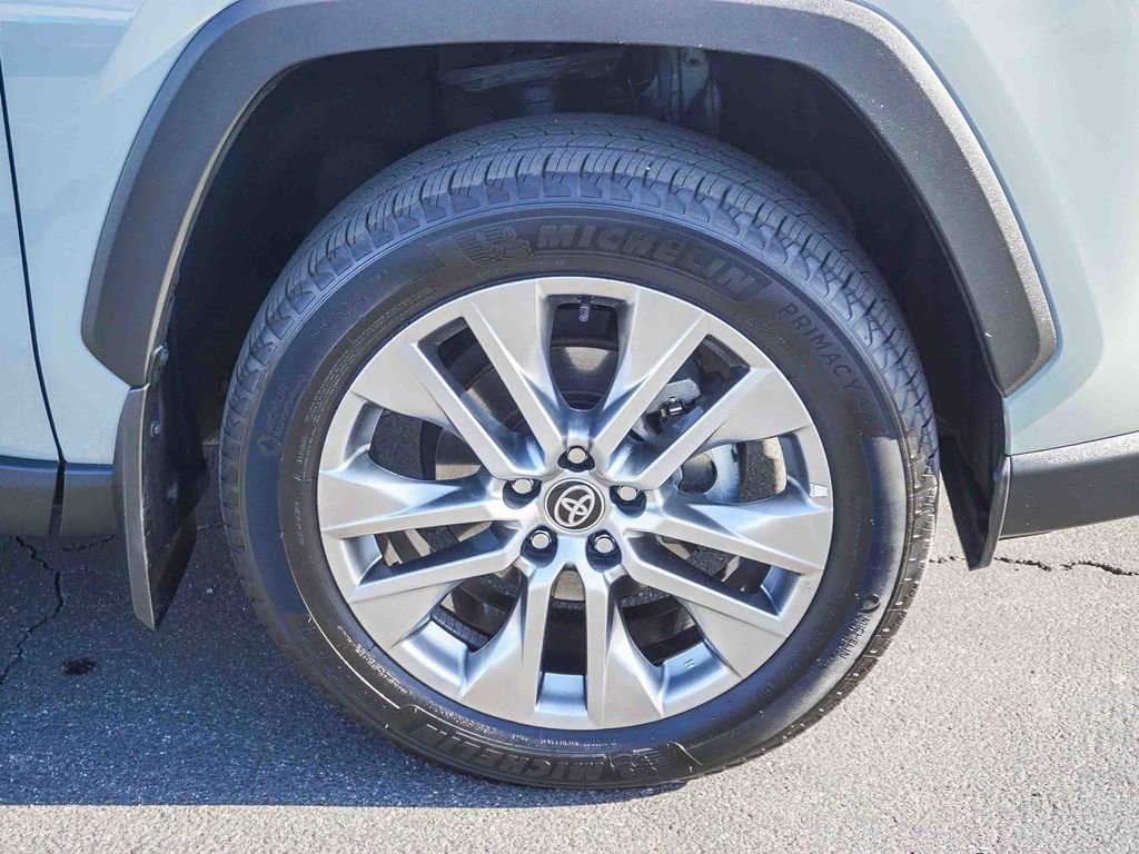 Used 2023 Toyota RAV4 XLE Premium FWD image 9