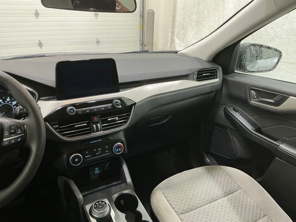 Used 2022 Ford Escape SE image 29