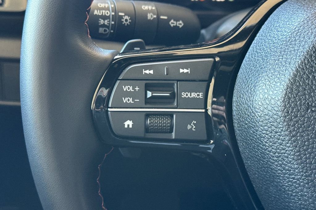 Certified 2025 Honda Pilot Sport image 30