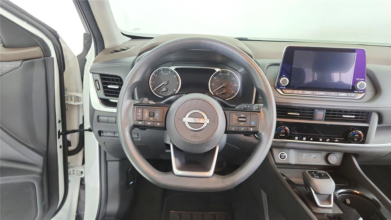 Used 2023 Nissan Rogue SV FWD image 12