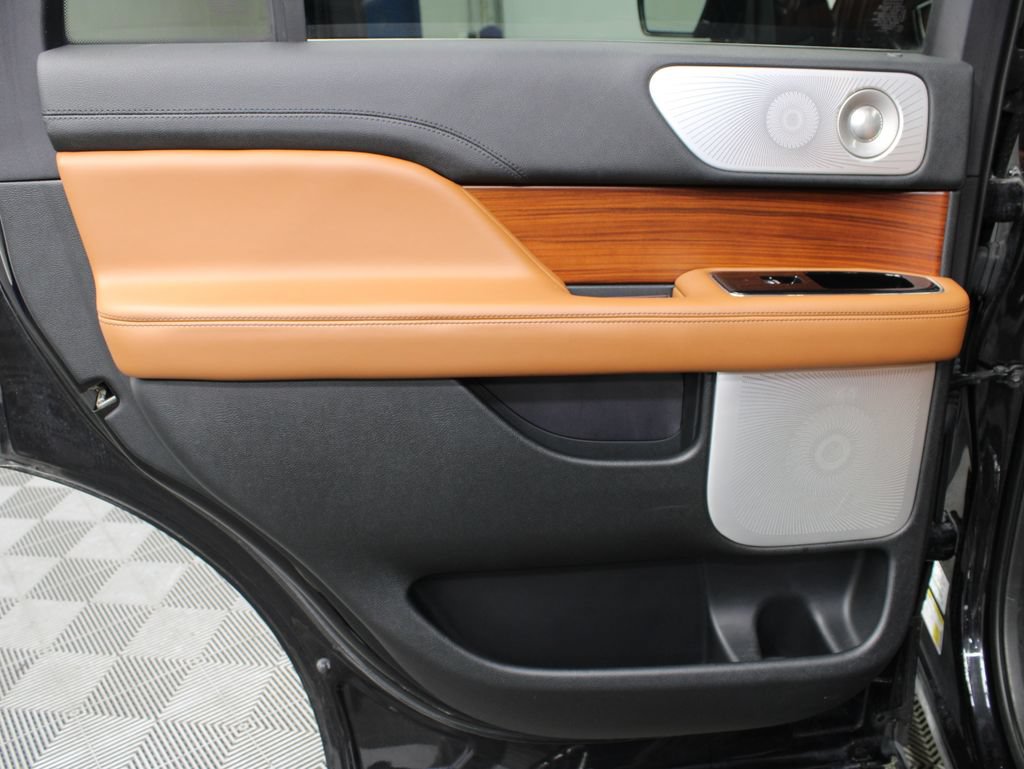 Used 2019 Lincoln Navigator Reserve AWD/4WD image 69