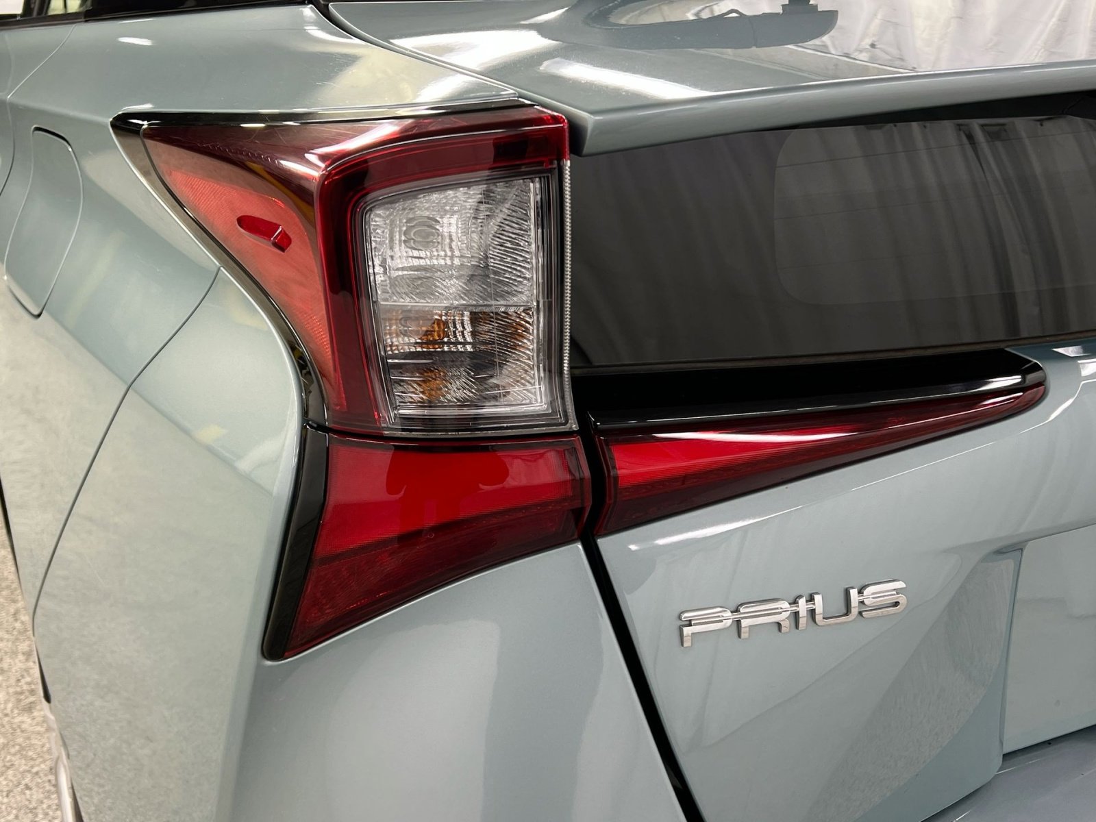 Used 2019 Toyota Prius LE image 30