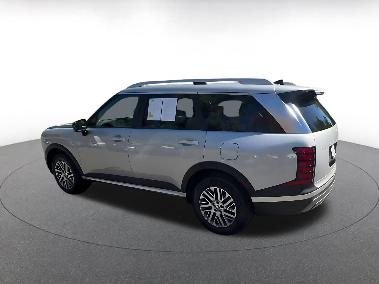Used 2026 Hyundai Palisade SEL FWD image 9