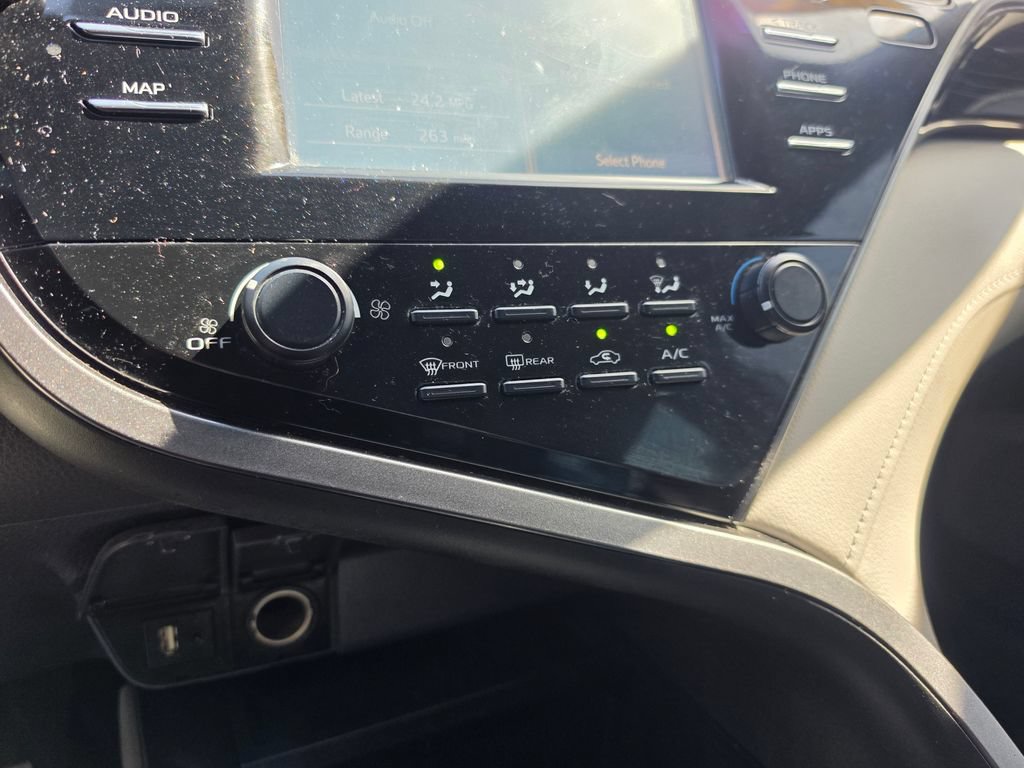 Used 2019 Toyota Camry LE FWD image 26