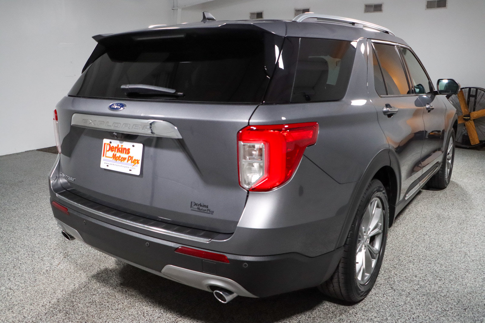 Used 2022 Ford Explorer Limited w/ Equipment Group 301A RWD image 7