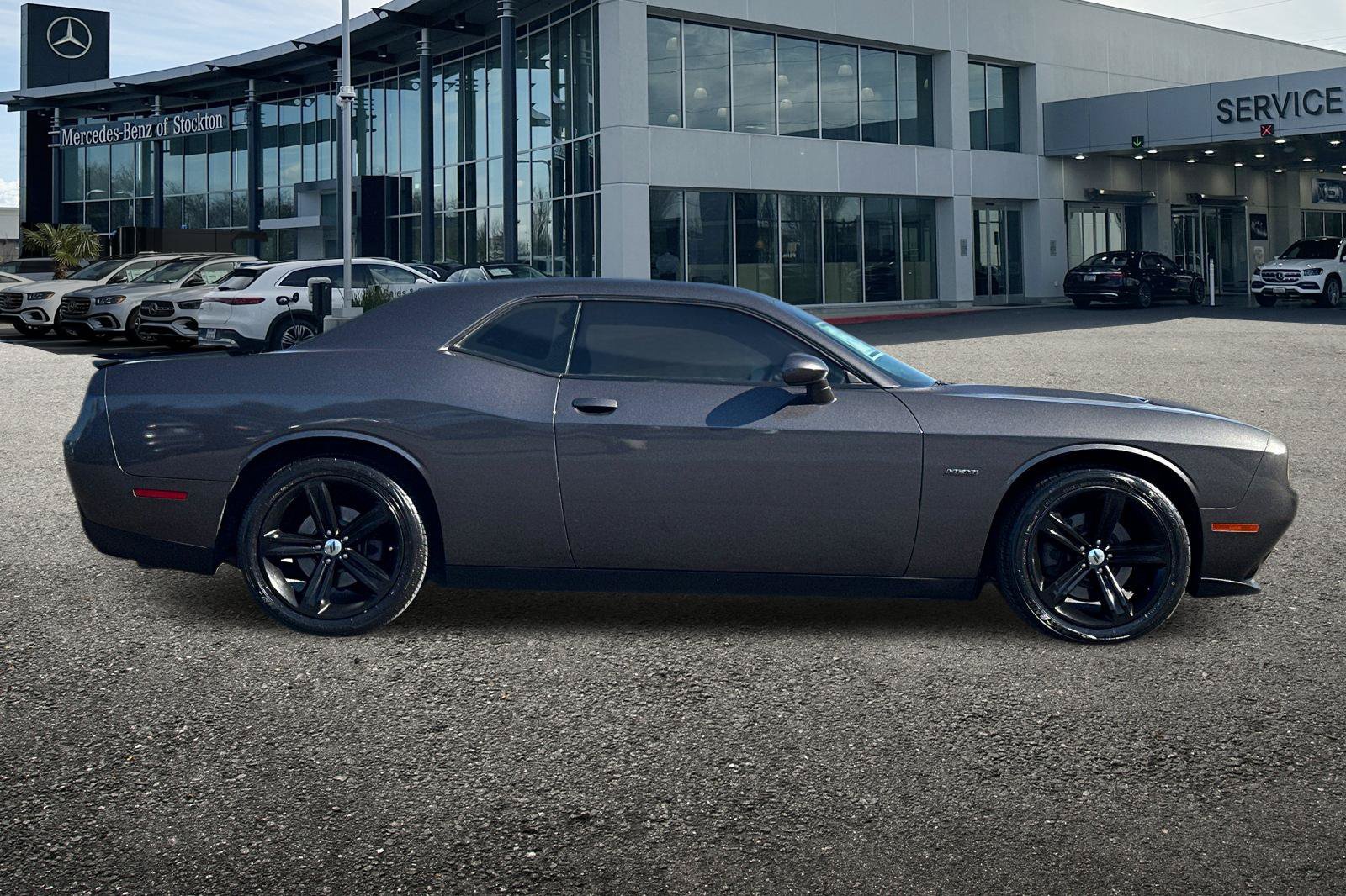 Used 2017 Dodge Challenger R/T RWD image 3