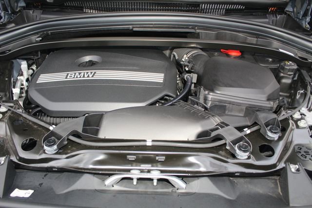 Used 2025 BMW X1 xDrive28i w/ Premium Package image 3