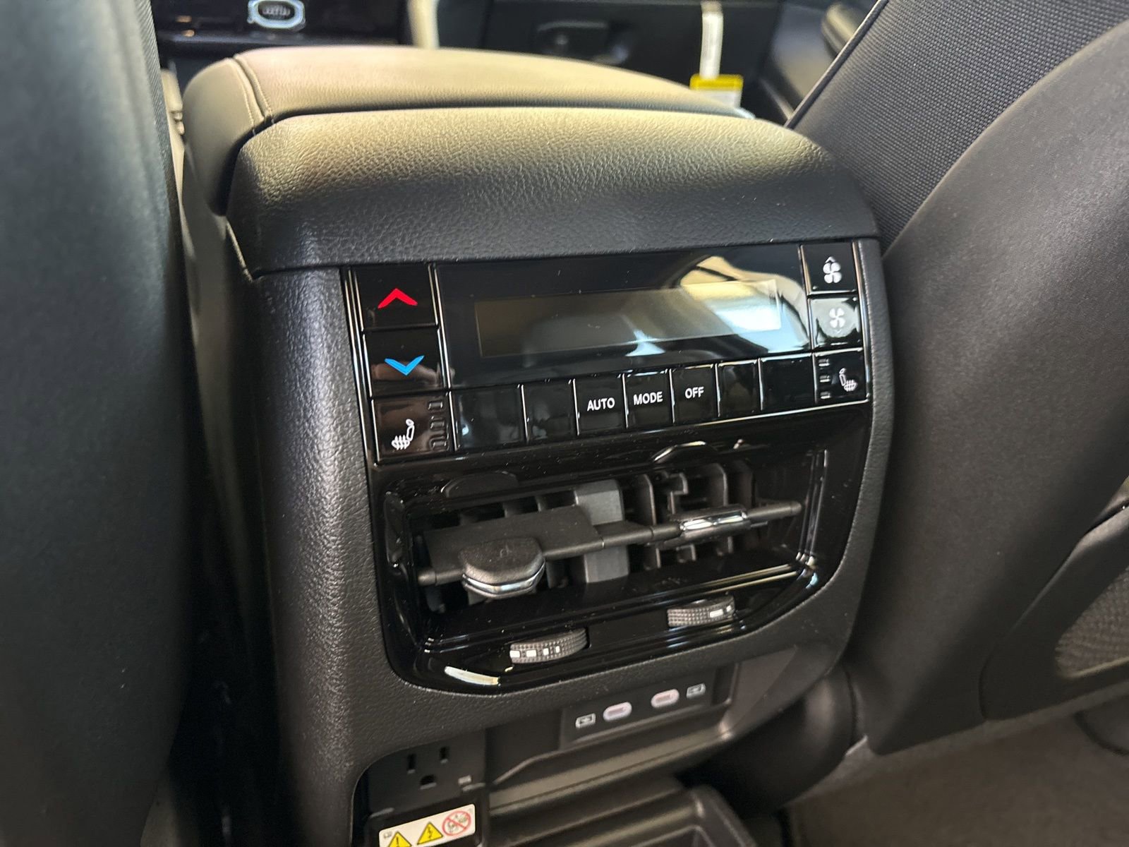 New 2026 Jeep Grand Cherokee L Limited w/ Limited Altitude Package image 17