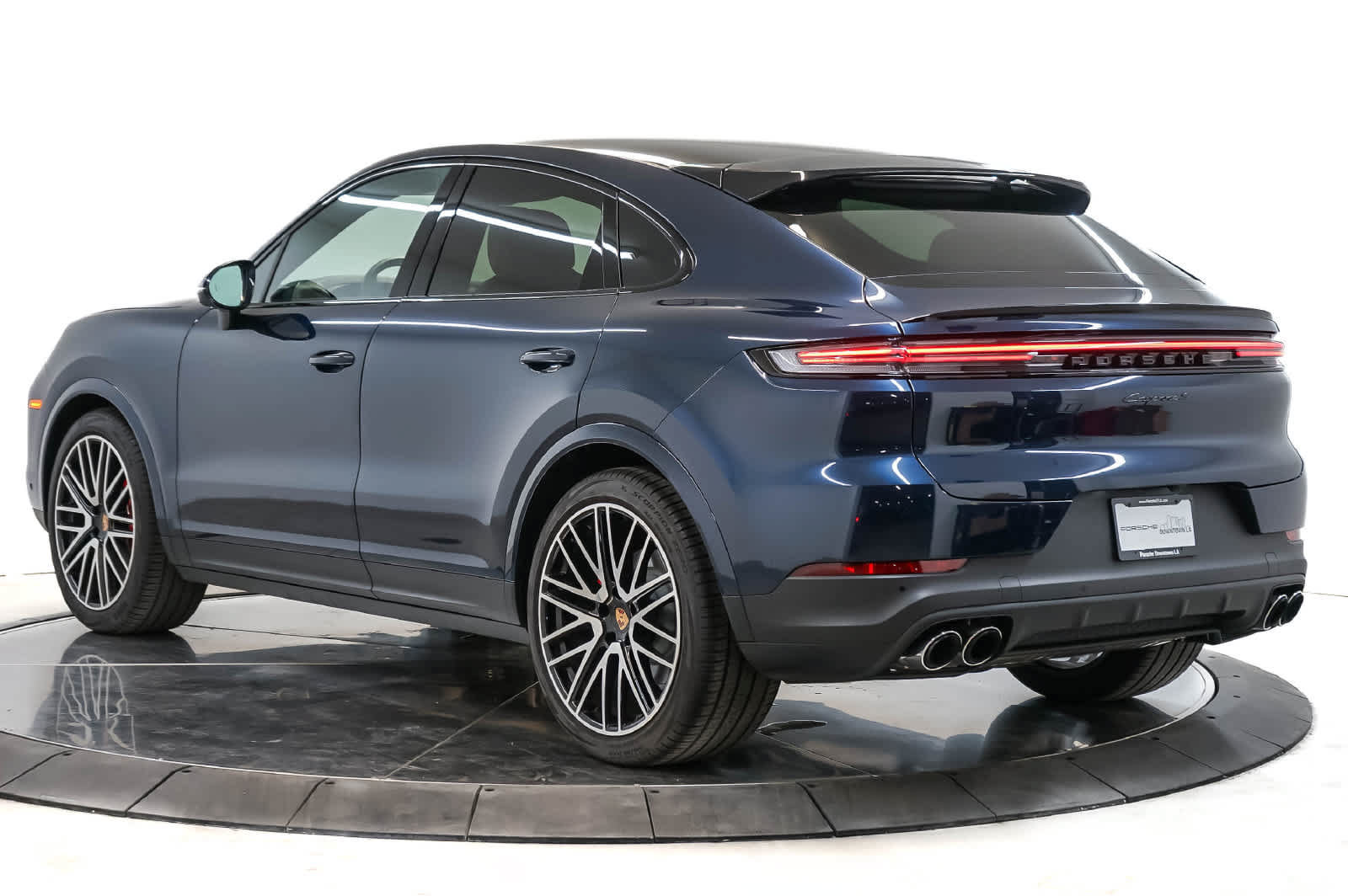 Certified 2026 Porsche Cayenne S AWD/4WD image 3