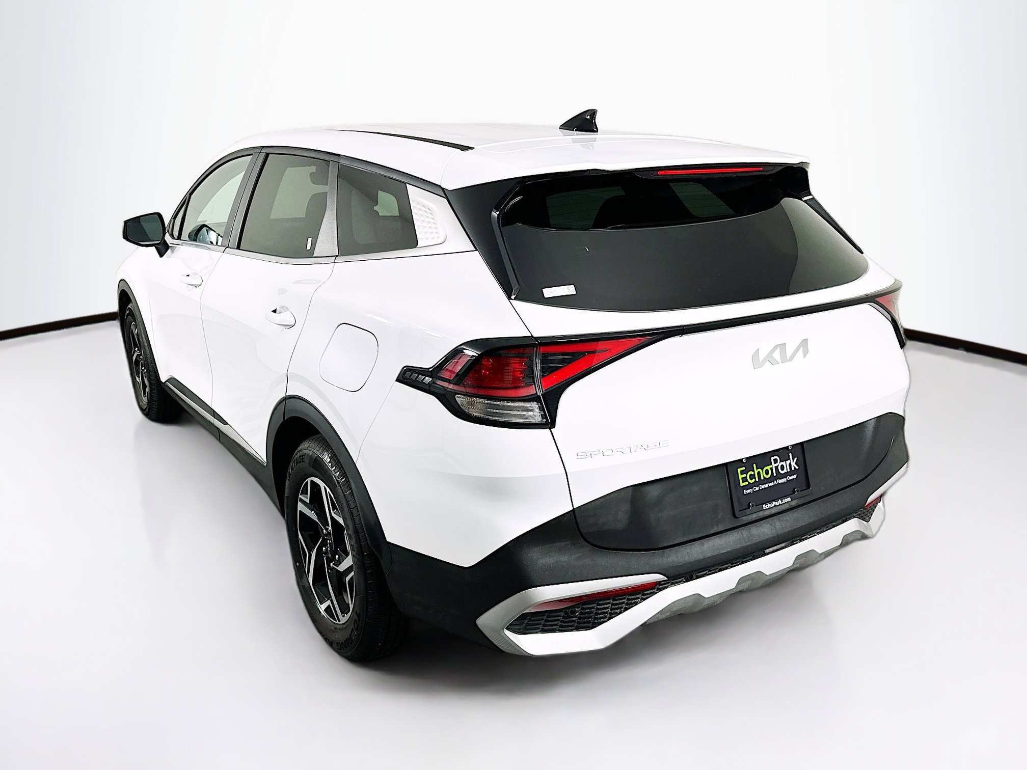 Used 2025 Kia Sportage LX image 5