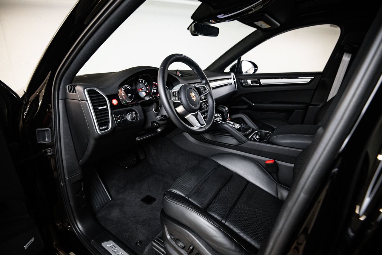 Certified 2023 Porsche Cayenne Platinum Edition AWD/4WD image 4