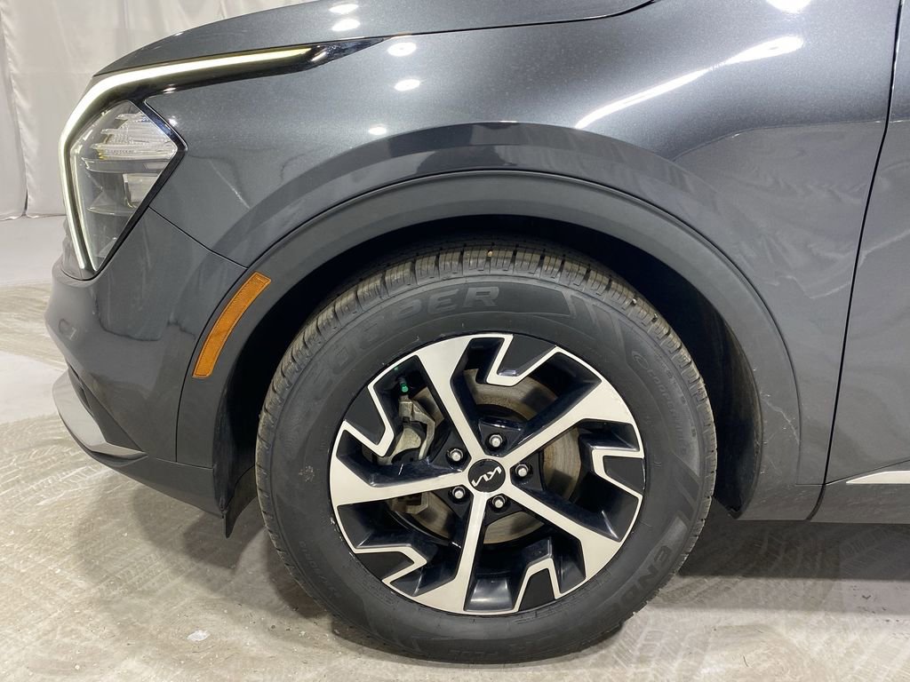 Used 2023 Kia Sportage EX image 17