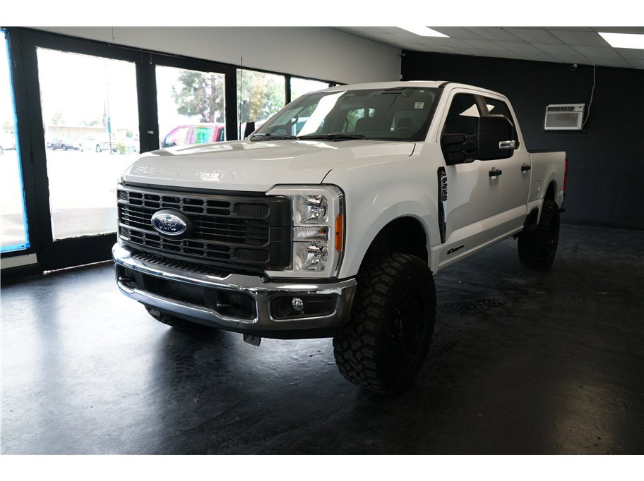 Used 2023 Ford F250 XL w/ FX4 Off-Road Package image 3
