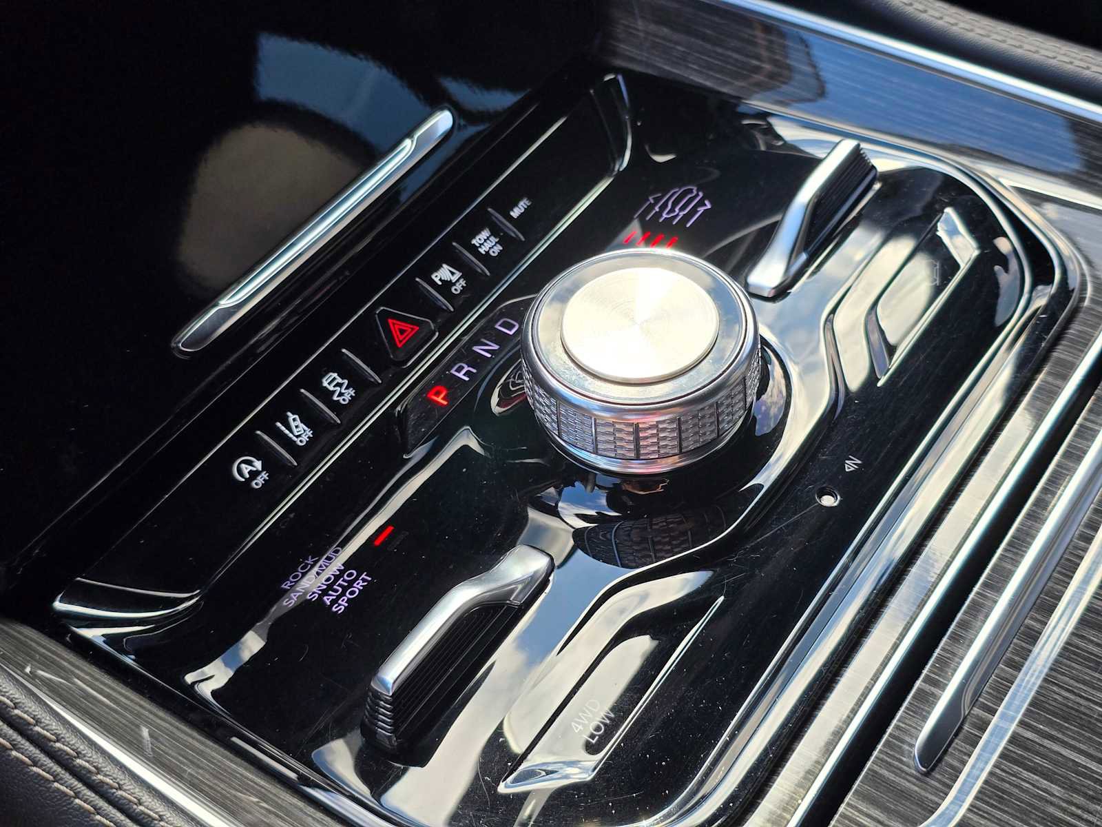 Used 2022 Jeep Wagoneer Series III w/ Flexible Seating Group image 36