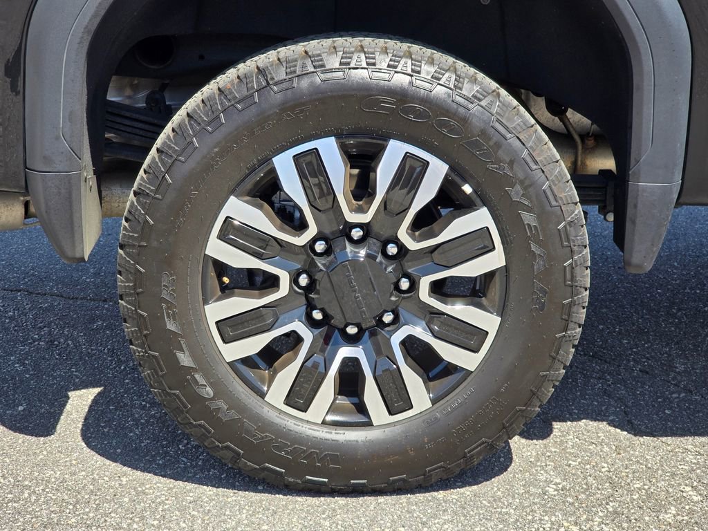 Certified 2025 GMC Sierra 2500 Denali Ultimate AWD/4WD image 17